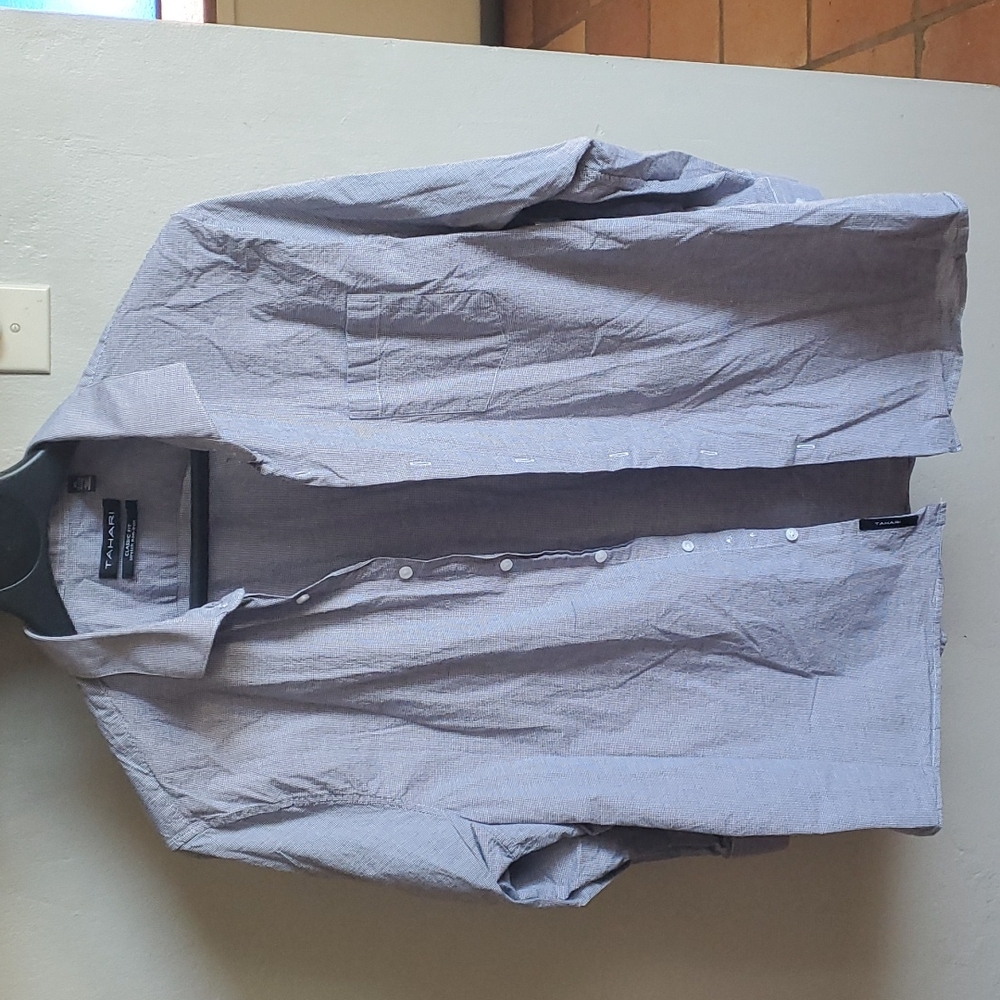 Tahari XL Slim fit light duty button up